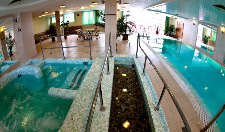 Granada Konferencia Wellness �s Sport Hotel Kecskem�t - Augusztus 20.