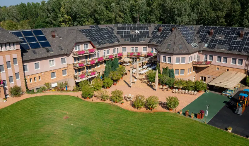 Granada Konferencia Wellness �s Sport Hotel Kecskem�t - Augusztus 20.