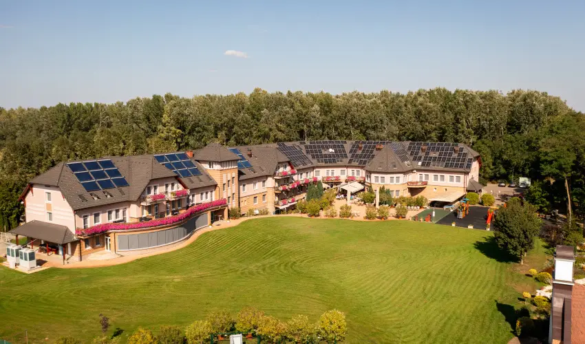 Granada Konferencia Wellness �s Sport Hotel Kecskem�t - Augusztus 20.