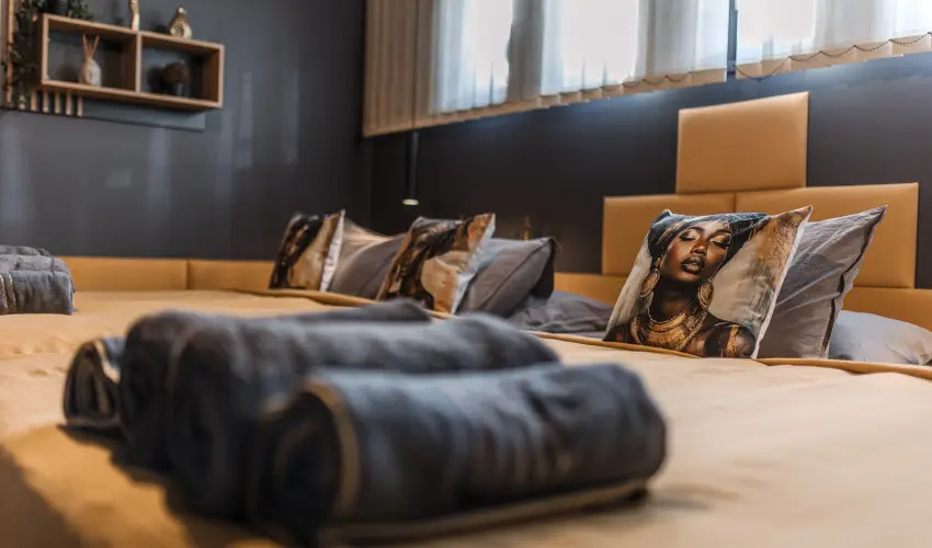 Greyhouse Apartments Hark�ny - Augusztus 20.