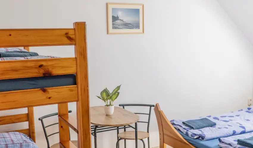 Gyulavez�r-Csob�nci Pihen� Vend�gh�z Gyulakeszi - Augusztus 20. (min. 2 �j)