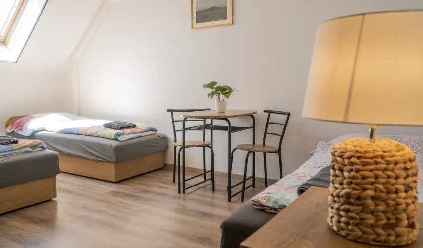 Gyulavez�r-Csob�nci Pihen� Vend�gh�z Gyulakeszi - Augusztus 20. (min. 2 �j)