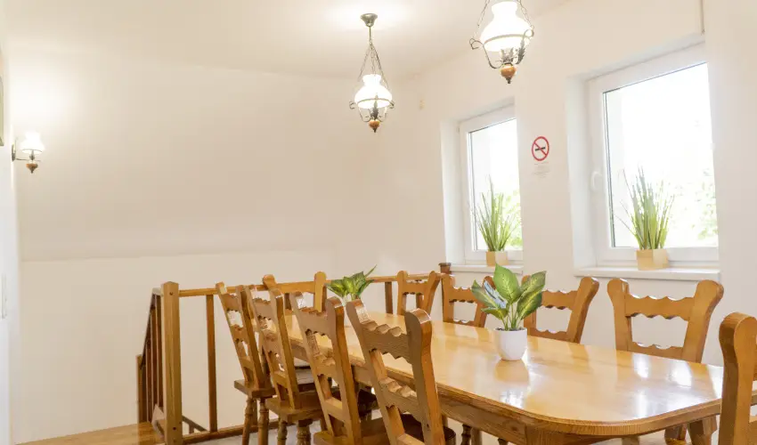 Gyulavez�r-Csob�nci Pihen� Vend�gh�z Gyulakeszi - Augusztus 20. (min. 2 �j)