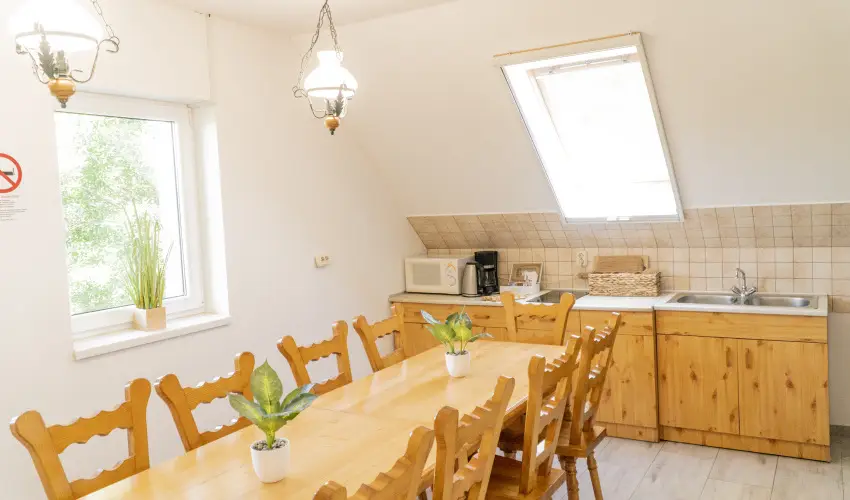 Gyulavez�r-Csob�nci Pihen� Vend�gh�z Gyulakeszi - Augusztus 20. (min. 2 �j)