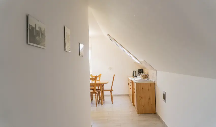 Gyulavez�r-Csob�nci Pihen� Vend�gh�z Gyulakeszi - Augusztus 20. (min. 2 �j)