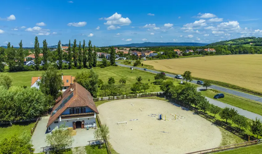 Gyulavez�r Lovasbirodalma Panzi�  Gyulakeszi - Augusztus 20. (min. 2 �j)