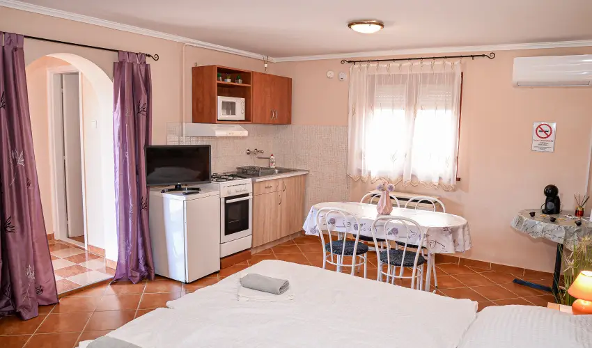 Hajnal Apartman Hajdszoboszl - Augusztus 20.