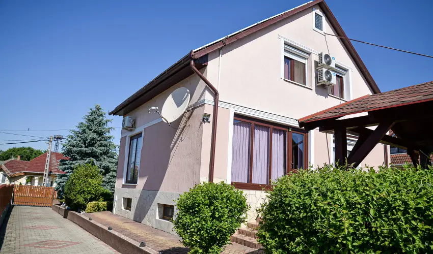 Hajnal Apartman Hajdszoboszl - Augusztus 20.