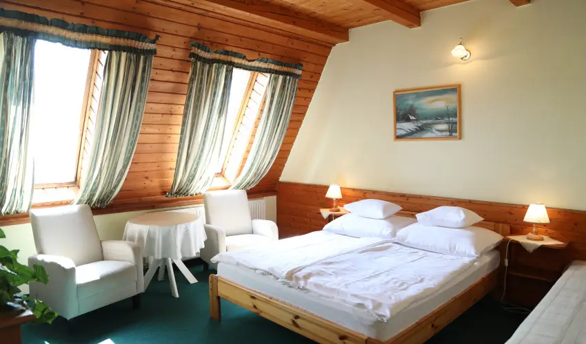 Hajd� Kast�ly Hotel Hajd�szoboszl� - Augusztus 20. (min. 2 �j)