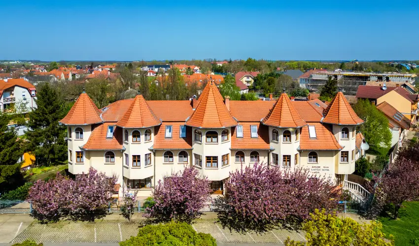 Hajd� Kast�ly Hotel Hajd�szoboszl� - Augusztus 20. (min. 2 �j)