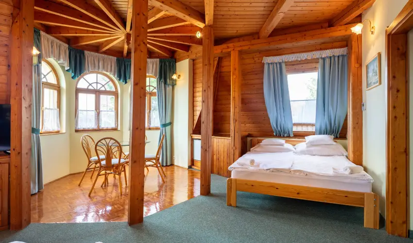 Hajd� Kast�ly Hotel Hajd�szoboszl� - Augusztus 20. (min. 2 �j)