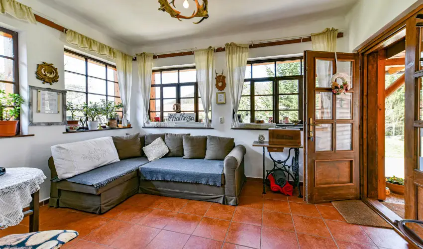 Halhza Vendghz Sirok - Augusztus 20. (min. 3 j)