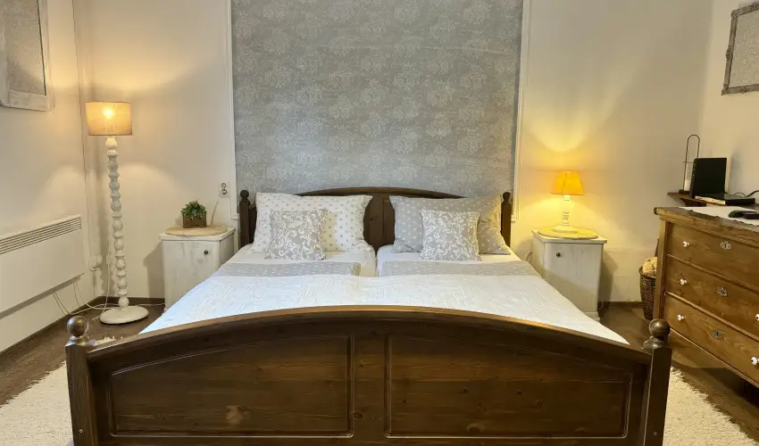 Halhza Vendghz Sirok - Augusztus 20. (min. 3 j)