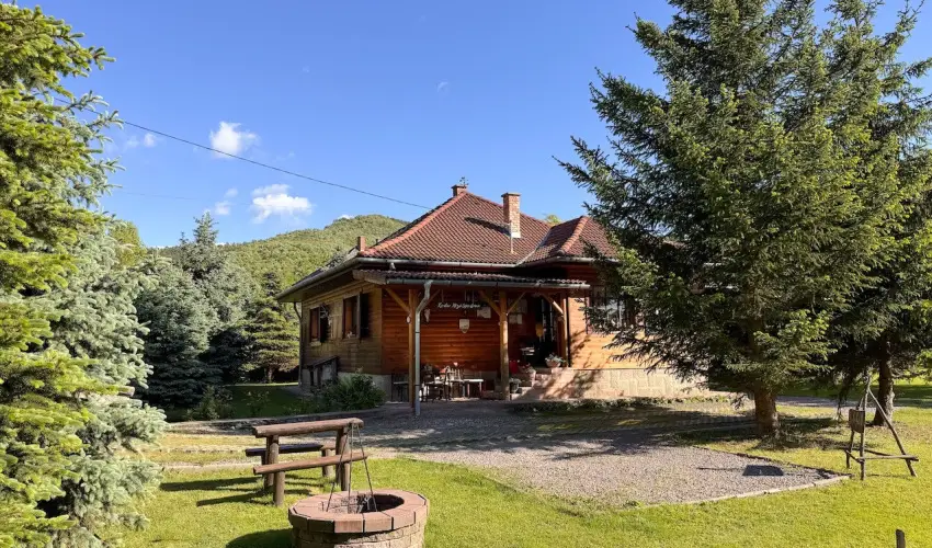Halh�za Vend�gh�z Sirok - Augusztus 20. (min. 3 �j)