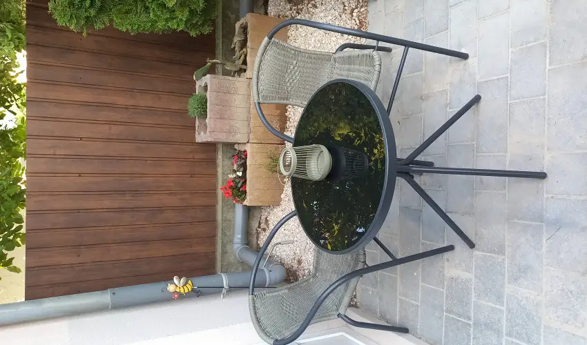 Hanga-lak Velence - Augusztus 20. (min. 2 j)