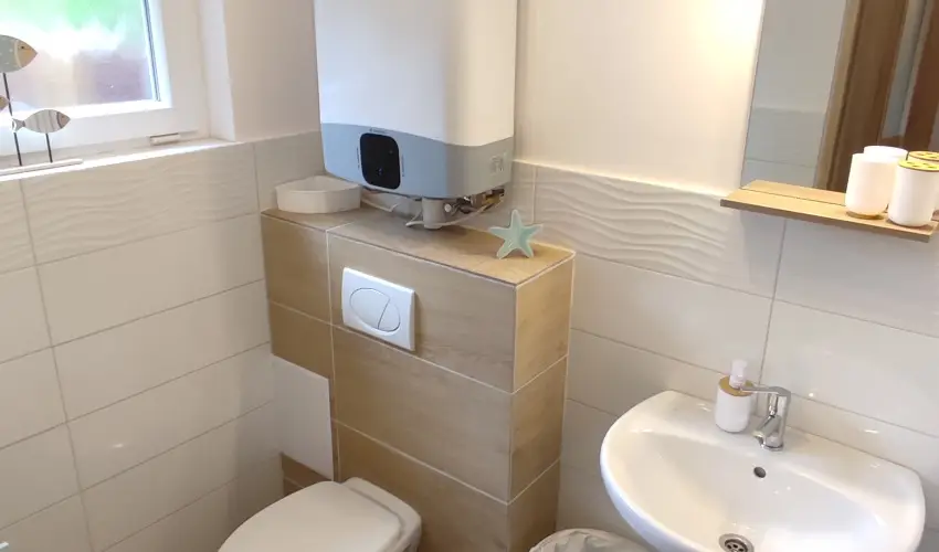 Hanga-lak Velence - Augusztus 20. (min. 2 j)