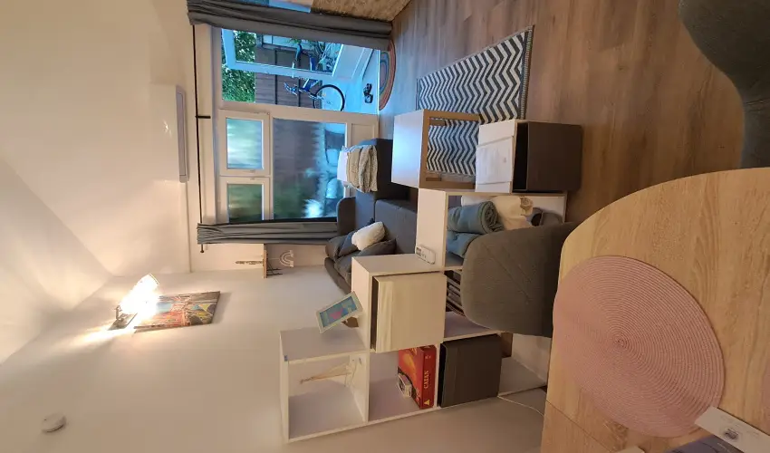 Hanga-lak Velence - Augusztus 20. (min. 2 j)