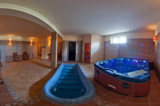 Aliz Villa - Augusztus 20. (min. 2 �j)