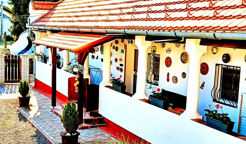 Harmony Vend�gh�z Egerszal�k - Augusztus 20.