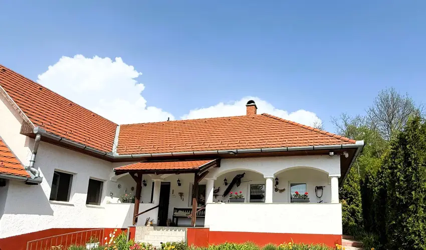 Harmony Vend�gh�z Egerszal�k - Augusztus 20.