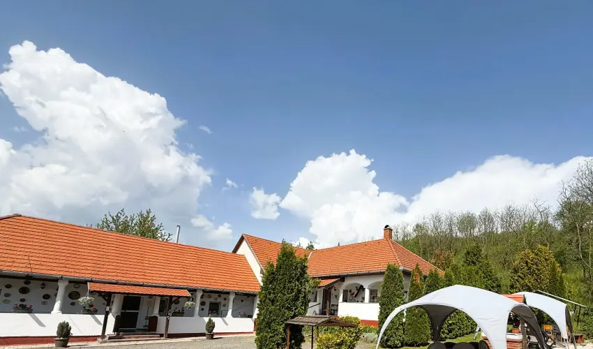 Harmony Vend�gh�z Egerszal�k - Augusztus 20.