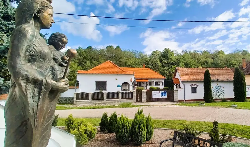 Harmony Vend�gh�z Egerszal�k - Augusztus 20. (min. 2 �j)