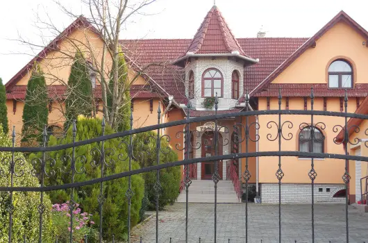 Hegyi Panzi - Augusztus 20. (min. 3 j)