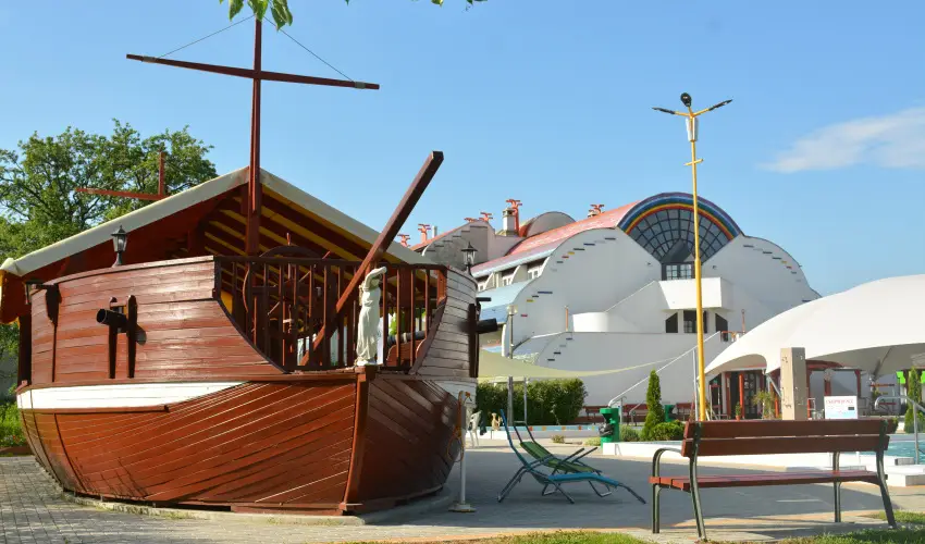 H�forr�s �d�l�- �s Lak�ssz�vetkezet Gyula - Augusztus 20. (min. 2 �j)