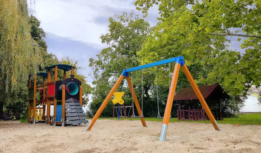 H�forr�s �d�l�- �s Lak�ssz�vetkezet Gyula - Augusztus 20. (min. 2 �j)