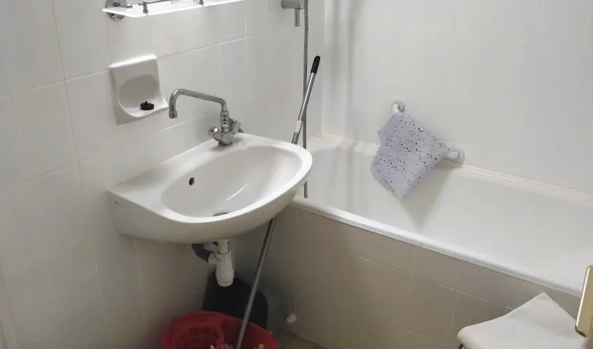 H�forr�s �d�l�- �s Lak�ssz�vetkezet Gyula - Augusztus 20. (min. 2 �j)