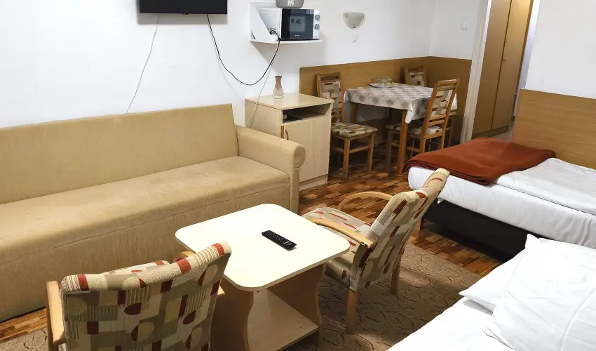 H�forr�s �d�l�- �s Lak�ssz�vetkezet Gyula - Augusztus 20. (min. 2 �j)