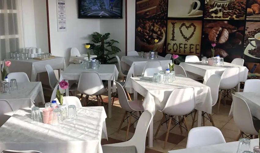 H�forr�s �d�l�- �s Lak�ssz�vetkezet Gyula - Augusztus 20. (min. 2 �j)