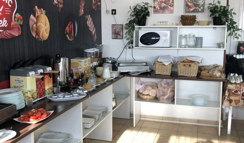 H�forr�s �d�l�- �s Lak�ssz�vetkezet Gyula - Augusztus 20. (min. 2 �j)