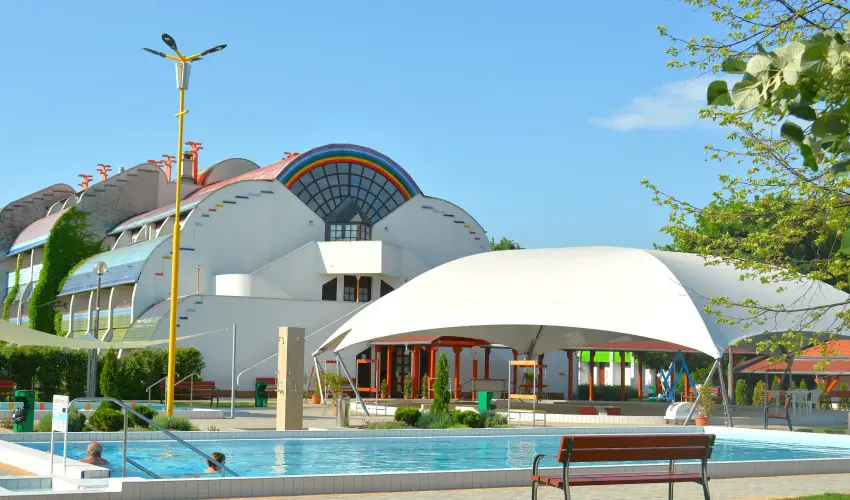 H�forr�s �d�l�- �s Lak�ssz�vetkezet Gyula - Augusztus 20. (min. 2 �j)