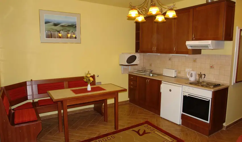 HoldLux Apartmanok S�rv�r - Augusztus 20. (min. 3 �j)