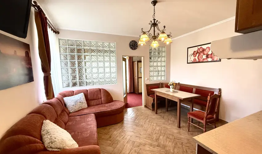 HoldLux Apartmanok S�rv�r - Augusztus 20. (min. 3 �j)