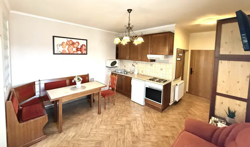HoldLux Apartmanok S�rv�r - Augusztus 20. (min. 3 �j)