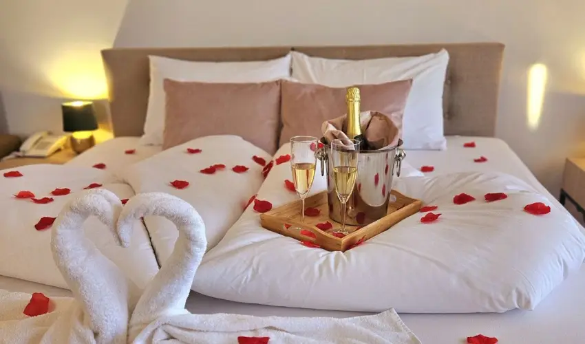 Holdvirg Hotel Srvr - Augusztus 20.