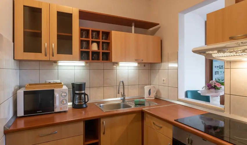 Holdvirg Hotel Srvr - Augusztus 20.