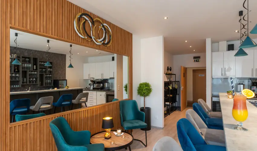 Holdvirg Hotel Srvr - Augusztus 20.