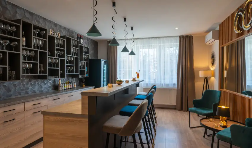 Holdvirg Hotel Srvr - Augusztus 20.