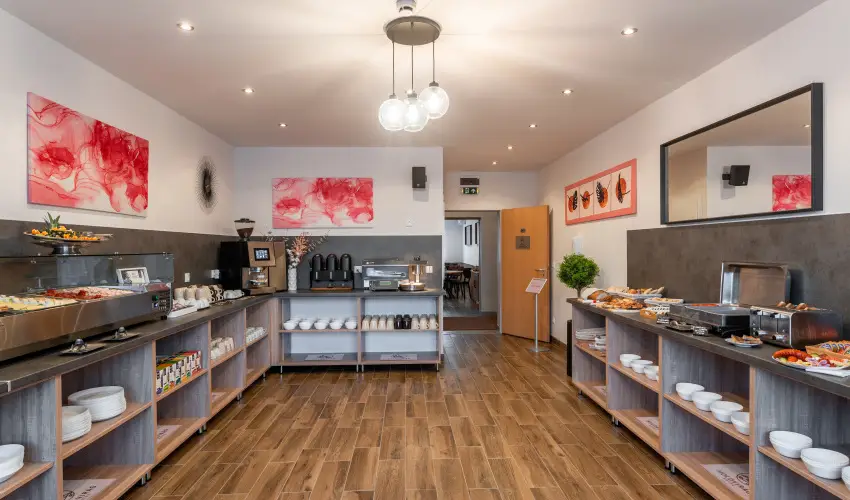 Holdvirg Hotel Srvr - Augusztus 20.