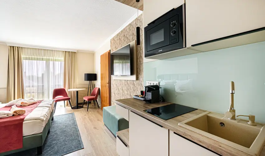 Holiday Club Apartman Hotel H�v�z H�v�z - Augusztus 20. (min. 2 �j)