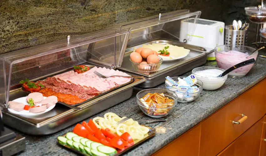 Holiday Club Apartman Hotel H�v�z H�v�z - Augusztus 20. (min. 2 �j)