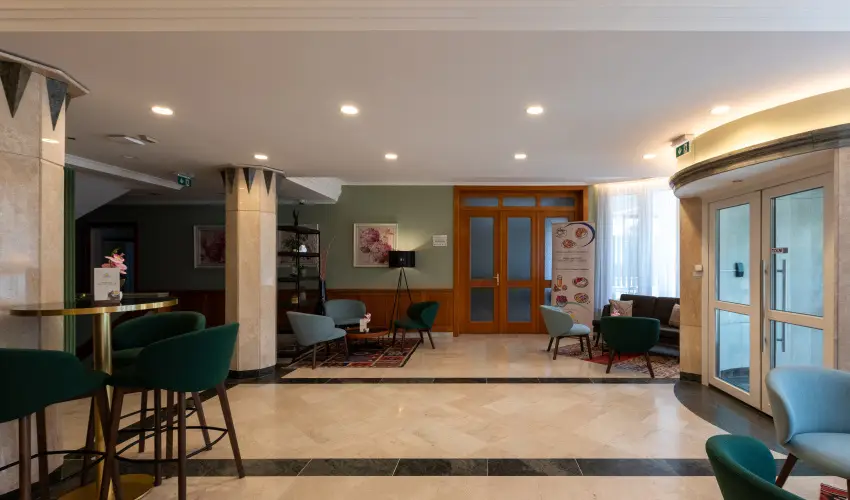 Holiday Club Apartman Hotel H�v�z H�v�z - Augusztus 20. (min. 2 �j)