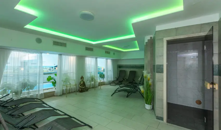 Holiday Club Apartman Hotel H�v�z H�v�z - Augusztus 20. (min. 2 �j)