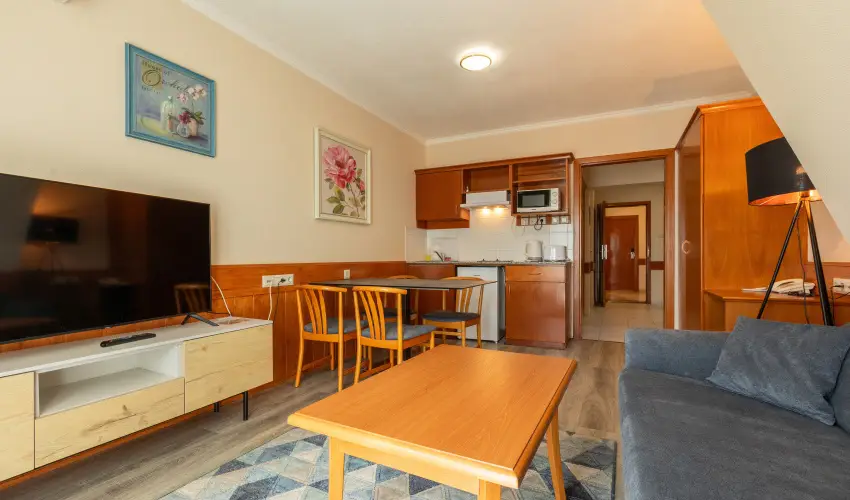 Holiday Club Apartman Hotel H�v�z H�v�z - Augusztus 20. (min. 2 �j)