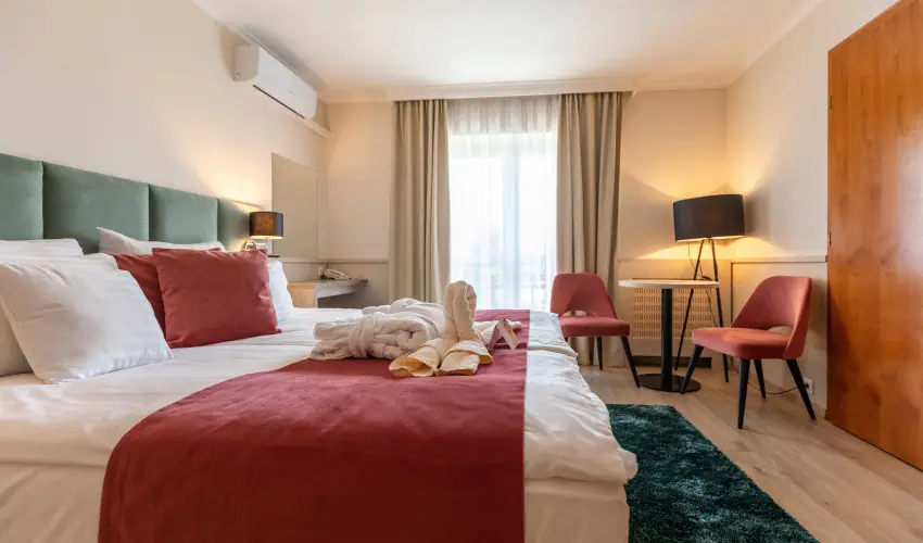 Holiday Club Apartman Hotel H�v�z H�v�z - Augusztus 20. (min. 2 �j)