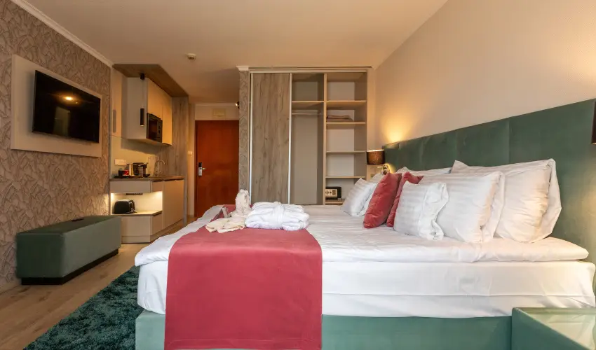 Holiday Club Apartman Hotel H�v�z H�v�z - Augusztus 20. (min. 2 �j)