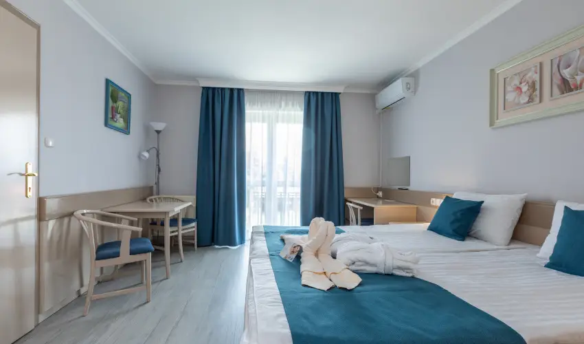 Holiday Club Apartman Hotel H�v�z H�v�z - Augusztus 20. (min. 2 �j)